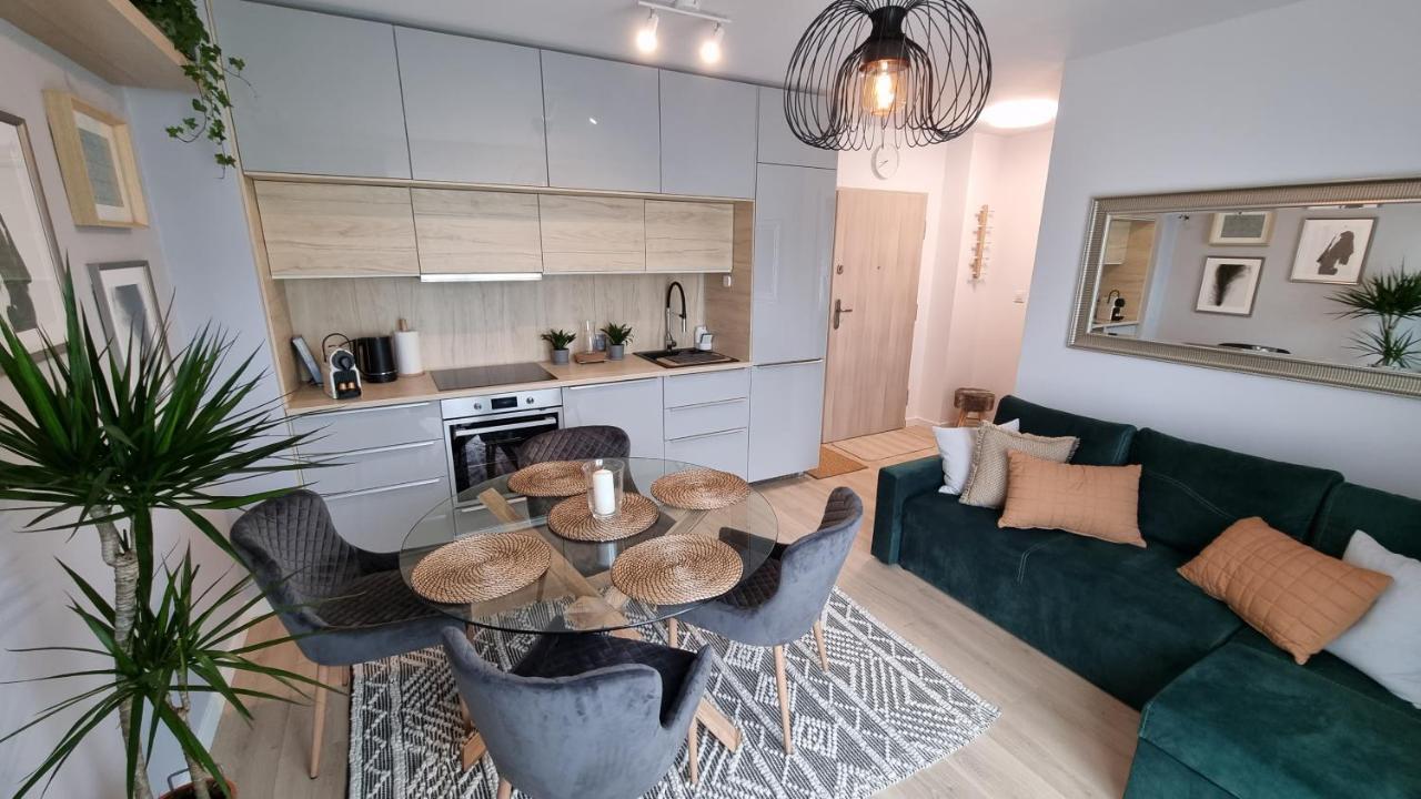 Apartament Mlody Gdansk - Bezplatny Parking, Mocne Wifi, Dobre Polaczenie Z Lotniskiem Exteriör bild